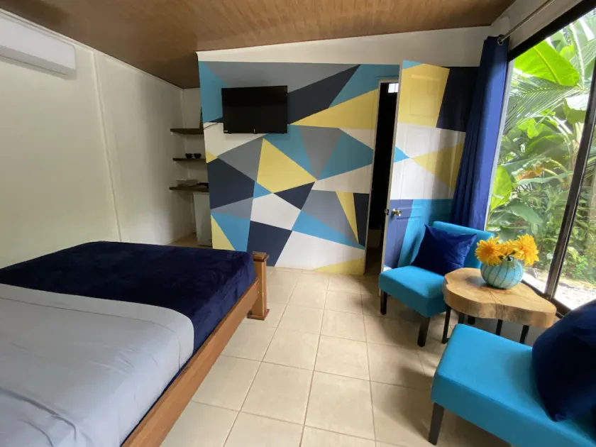 Cabina 1 - Private Room & Bathroom in center of town, walk to beach - Image 1