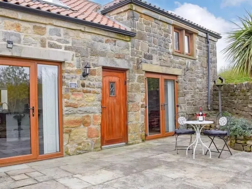 Cottage in idyllic setting, a short drive from Staithes - Image 1