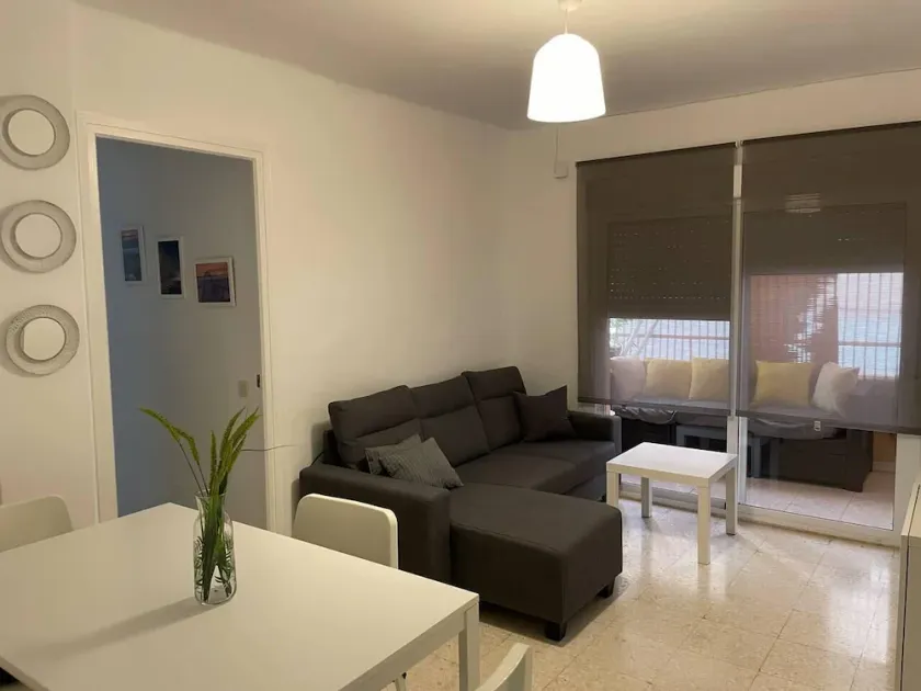 Renovated and newly furnished 3 bedroom apartment - Image 1