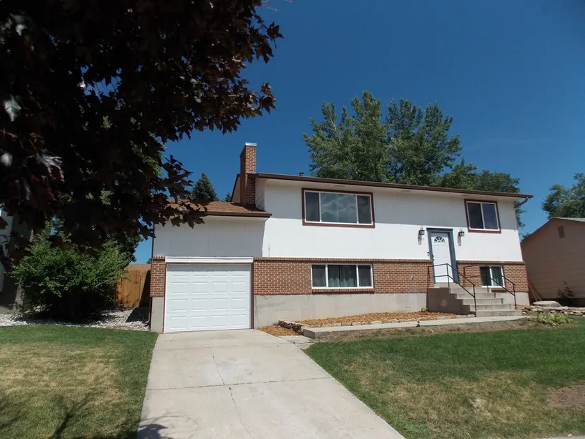 Bella Montagne Safe and Centrally located Charming Home Close to AF Great Area. - Image 1