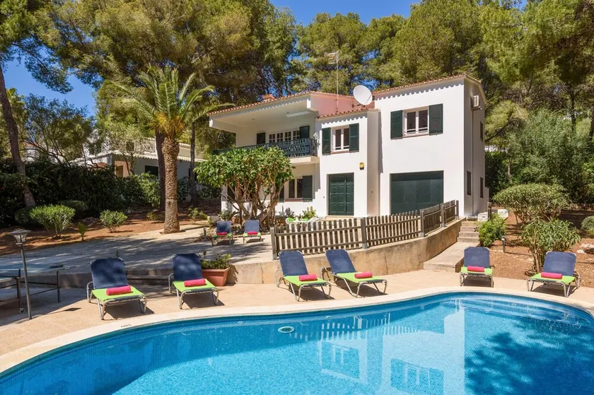 Villa Alessandra by Villa Plus - Image 1