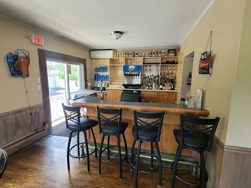 DuBois' Inn - Image 1