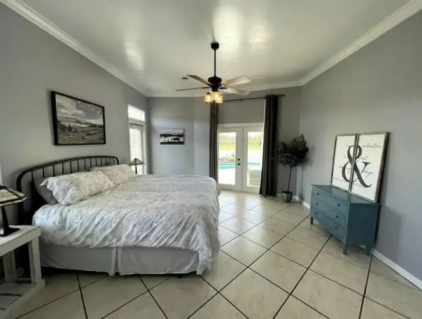 Relaxing and Peaceful 4 bedroom/2 bath home with heated pool. - Image 1