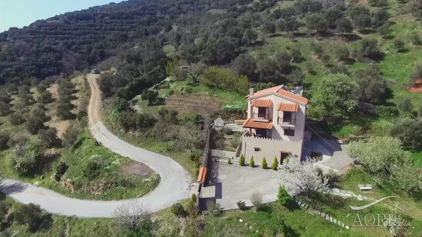 Aori Hillside Villa - Image 1