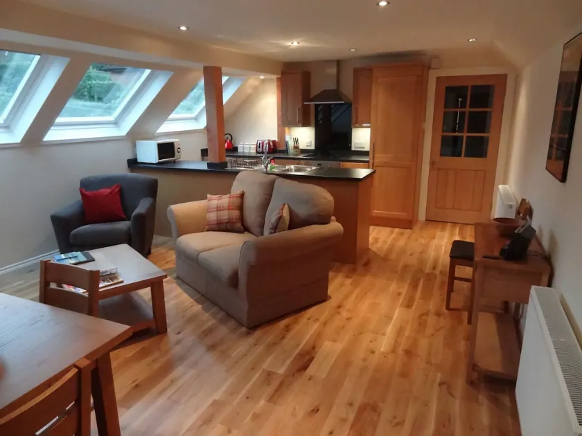 Smukt Renoveret Coach House i Helensburgh, Argyll, i nærheden af ​​Loch Lomond - Image 1