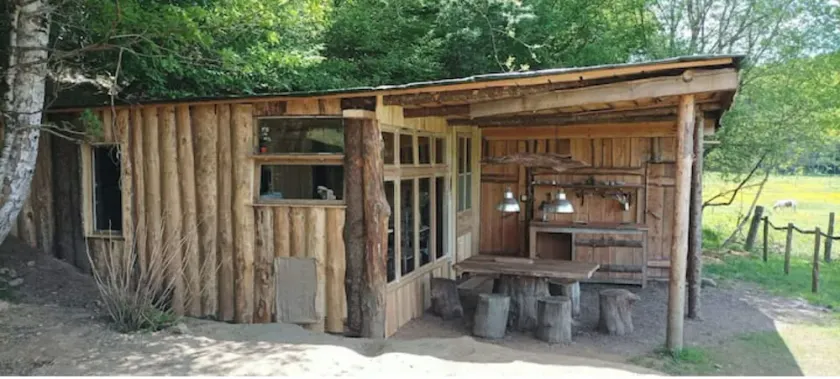 Waterside cabin in the Corrézienne countryside - Image 1
