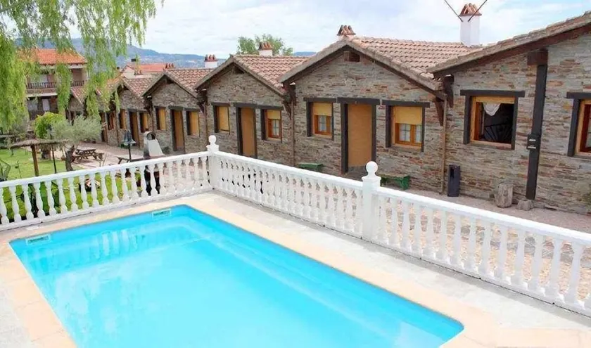 Posadas De Granadilla - Image 1