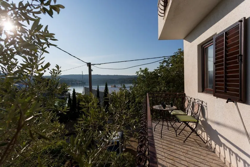 Apartment Petra A1-donji  Necujam, Island Solta - Image 1