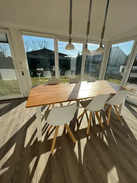 Moderner Bungalow zwischen Wald und Seen - Image 1