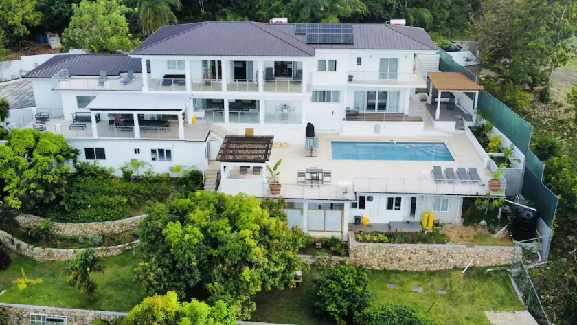 New Luxury Villa! 5 Bedrooms, Fully staffed including Gourmet Chef - Image 1