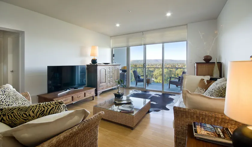 City Escape Luxury Apartment - Image 1