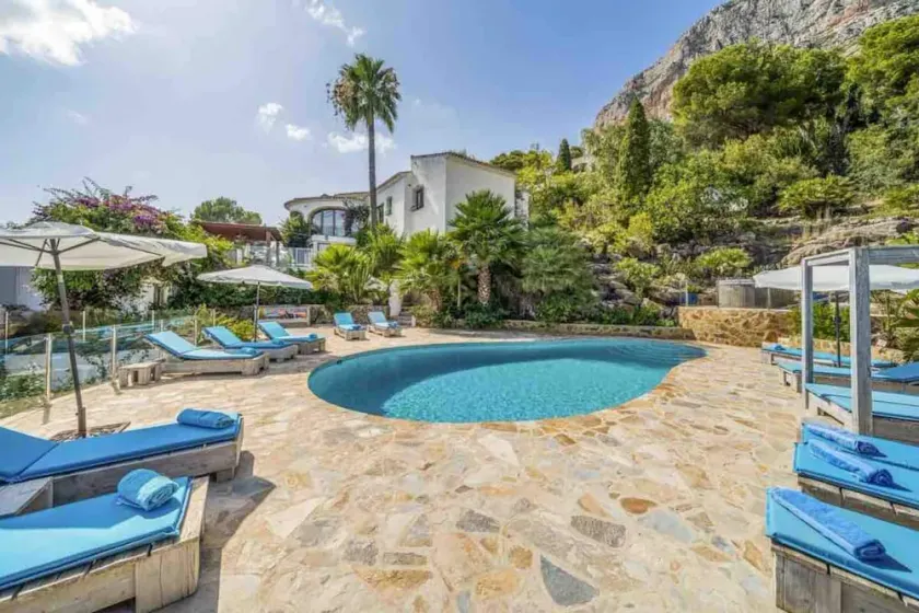 Idyllische und luxuriöse riesige Villa mit 7 Betten / Bädern, beheiztem Pool und Whirlpool - Image 1