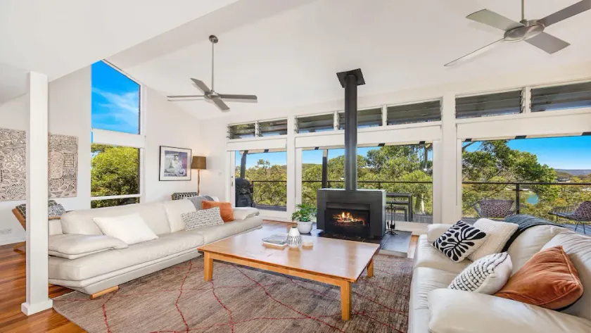 Allure Bay Views and Wifi - Image 1