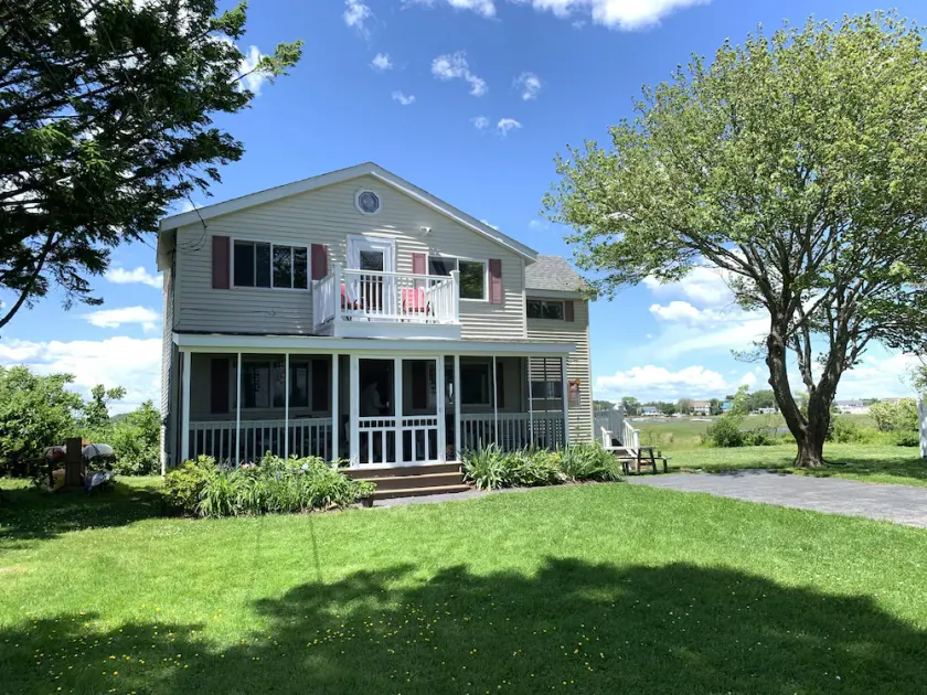 Relaxing Hampton Beach Vacation Home - Image 1