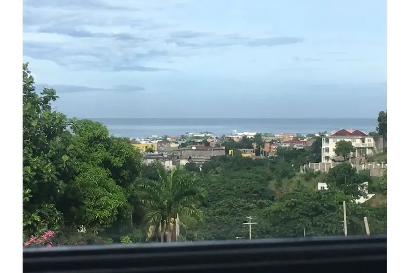 Nuu Naples Hills (very central) - Image 1