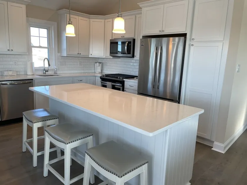 Luxury Newer construction -5BR 3.5 bath  2nd floor - Image 1