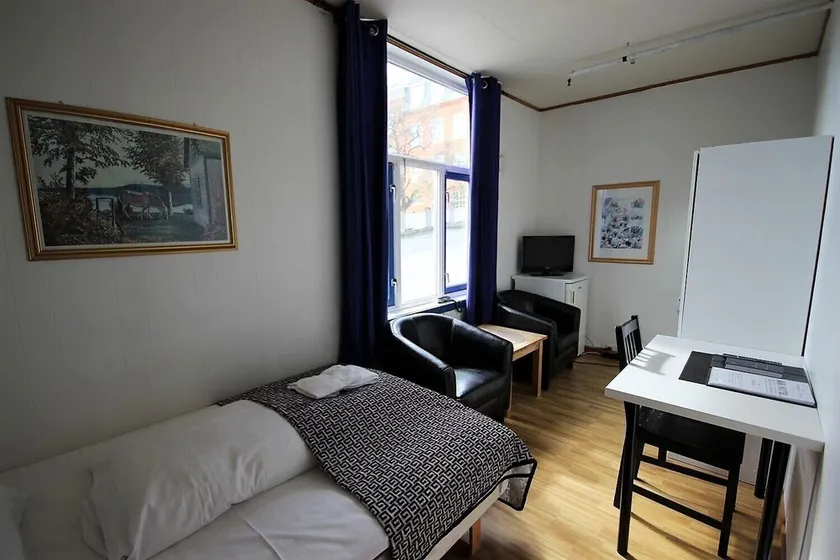 Ami Hotel - Image 1
