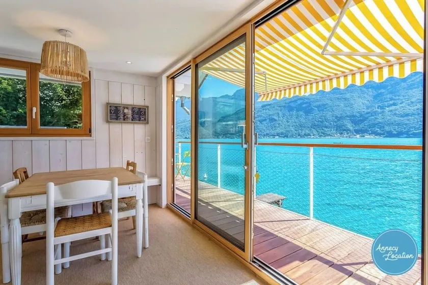 Chalet Coquillage Waterfront Escape on Lake - Image 1