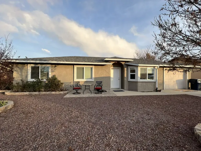 Cozy Retreat only 10 minutes from Whiskey Row and Court House Square. - Image 1