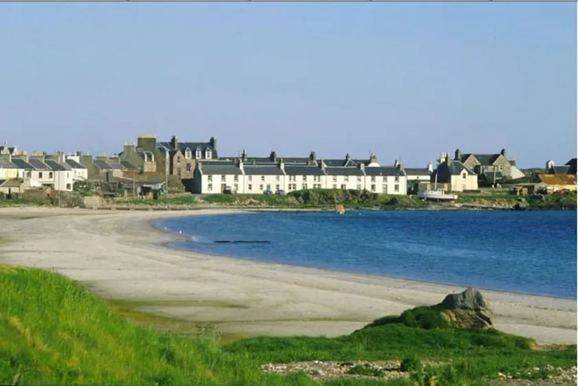Quaint and Quirky Coastal Cottage Islay - Image 1