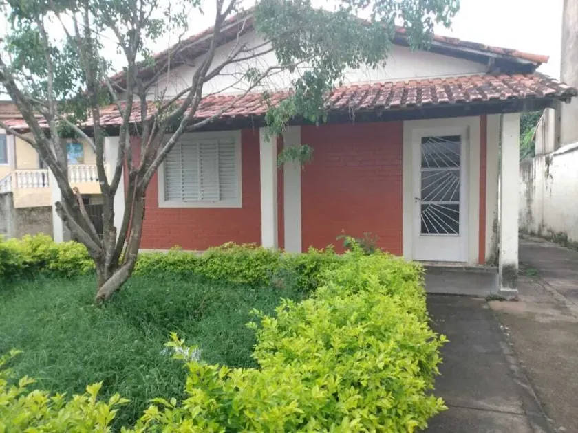 Weekend and seasonal home - Image 1