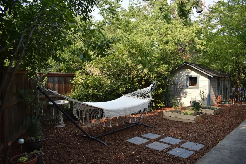 Quiet and peaceful cottage close to downtown - Image 1