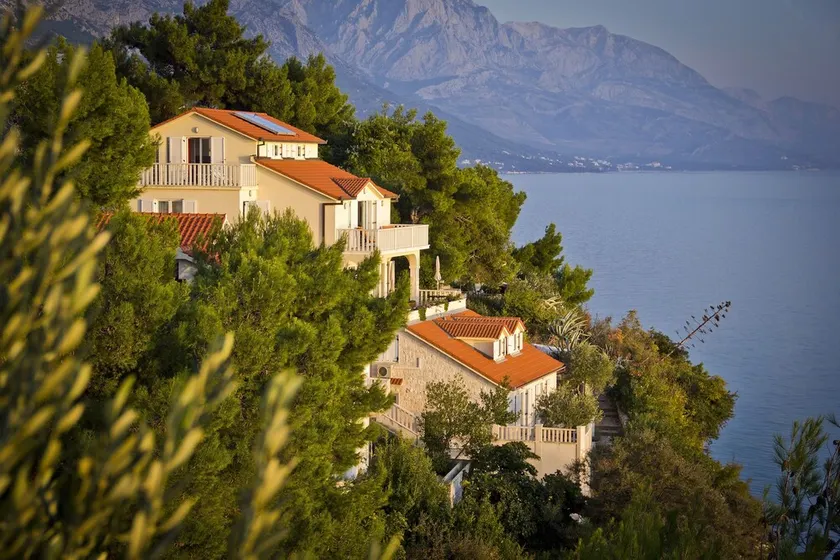 Enjoy Your Front Row Villa On The Adriatic Sea - Image 1