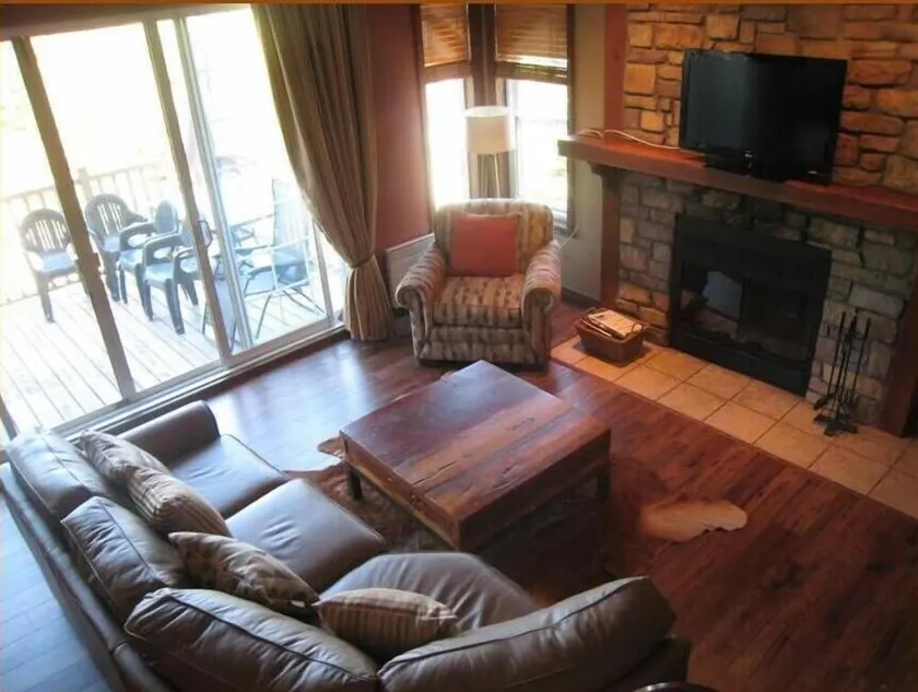 Nicely Decorated Cozy 5BR Spacious Townhouse 10 minutes from Tremblant Skiing - Image 1