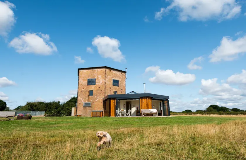 The Hexagon, wow what a location, views over the Essex marshes and sea - Image 1