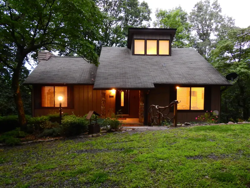 Cozy Bear Lodge on top of Casey's Mountain! - Great Location!! - Image 1