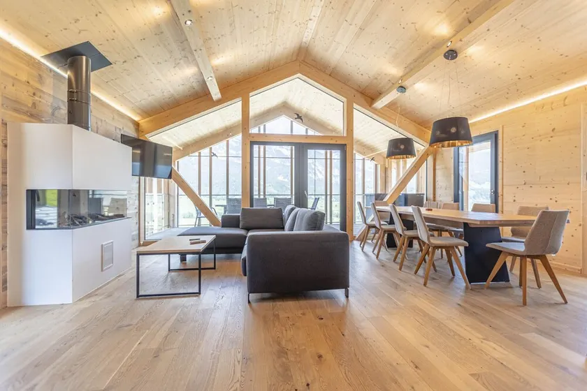 Premium Chalet with 4 bedrooms, sauna & pool - Image 1