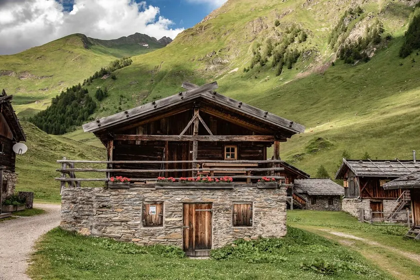 \"Lechnerhütte Fane Alm\" mit Bergblick, WLAN und Terrasse - Image 1