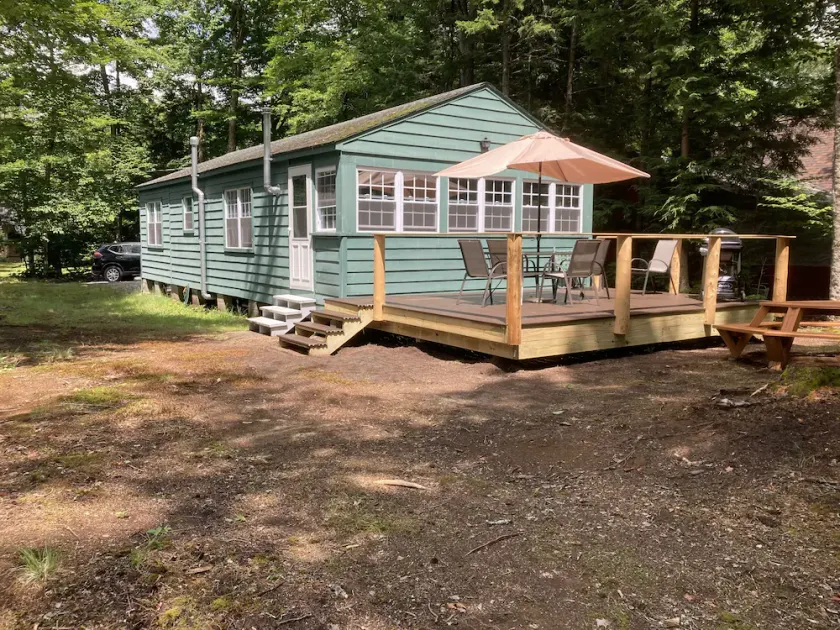 Eagle Bay Cottage with Lake Rights - Image 1