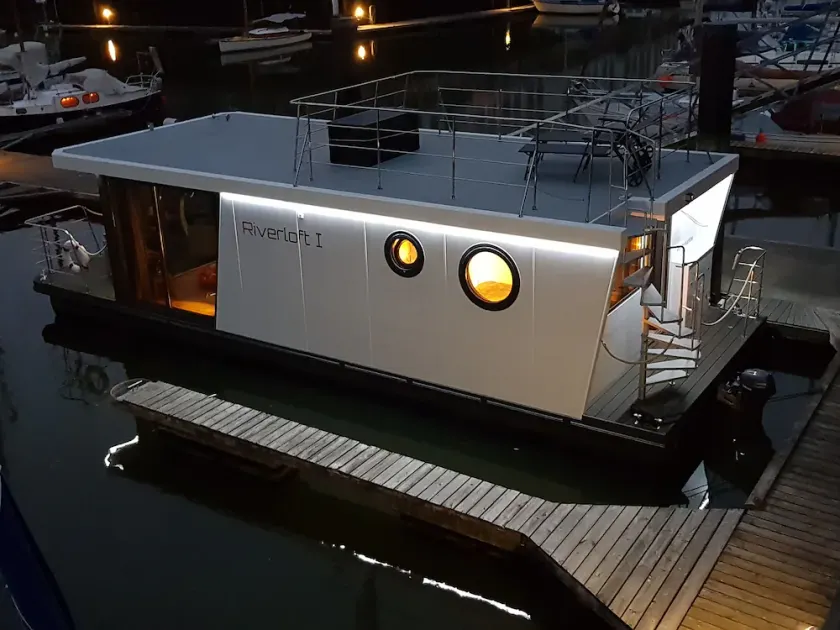 Vacances sur la « Riverloft I ».  Le premier appartement sur une péniche - Image 1