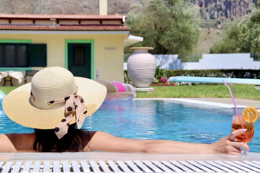 Escape to Kipos: Villa com piscina privada perto de Mesologgi - Image 1