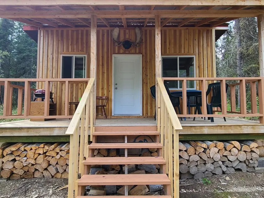 Private lakefront cabin with mountain views - Image 1