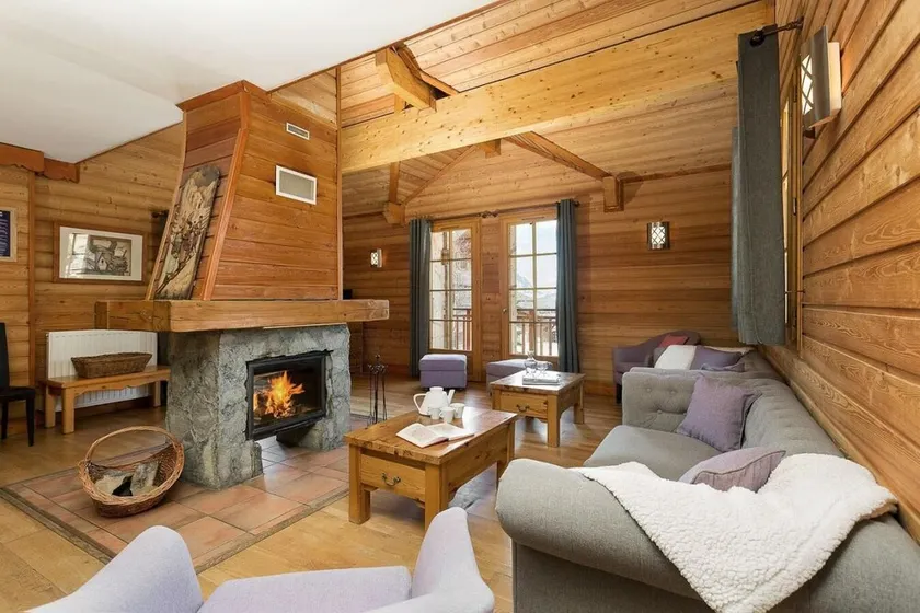 Chalet, ski-in/ski-out & foot of the slopes, terrace, fireplace or stove, parking, tv, 200-210m² - Image 1