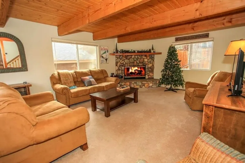 Mountain Cabin-Spa-Fireplace-Walk to Forest! - Image 1