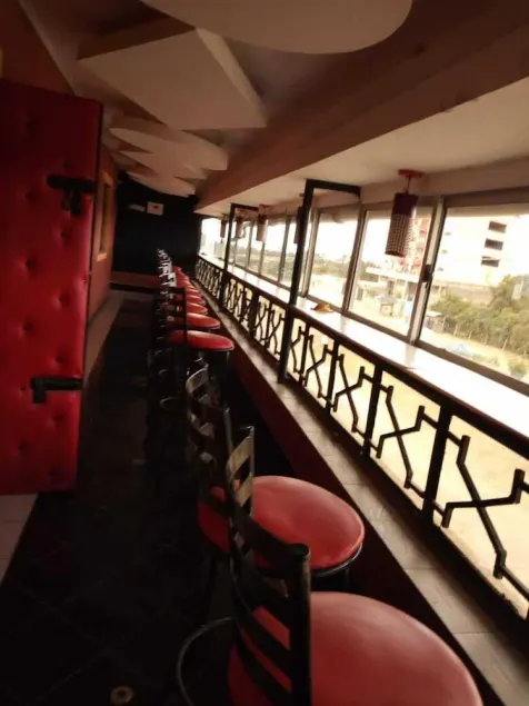 Nestwood Hotel - Image 1