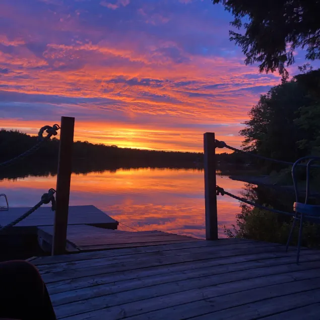 Peaceful & beautiful  Lakefront home  . Weekly & short term rental. - Image 1