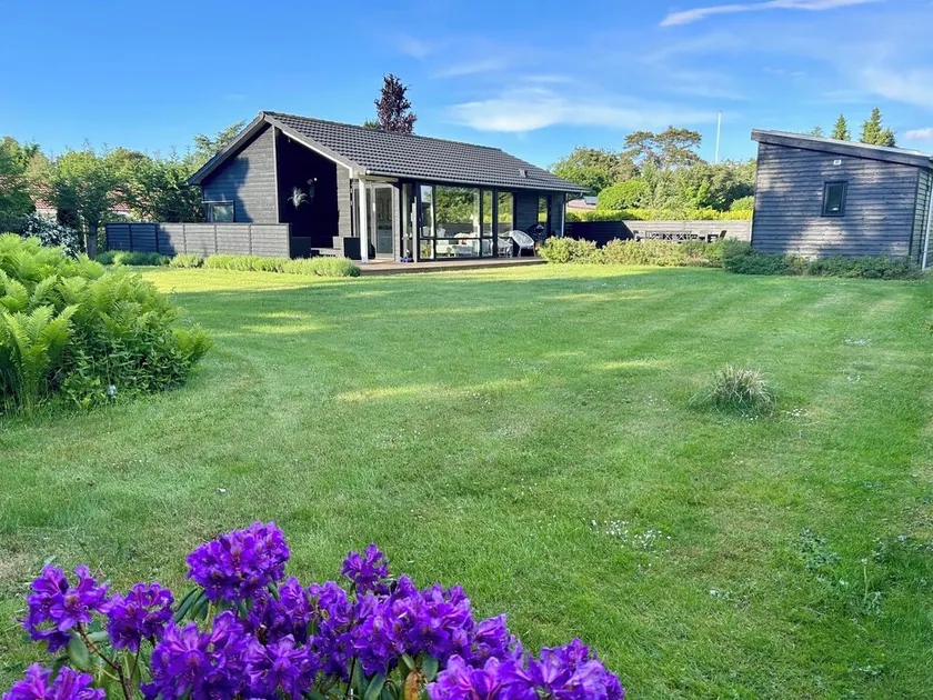Beach House – Separate Annex with Private Bathroom - Image 1
