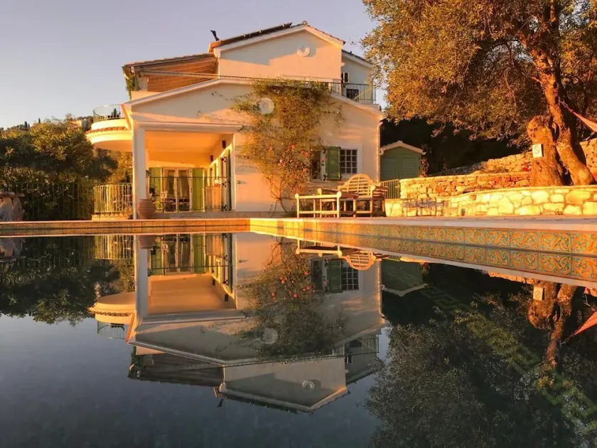Villa Loukia 5* SECLUDED LOCATION but Walking Distance Kassiopi Sleeps 6-8 - Image 1