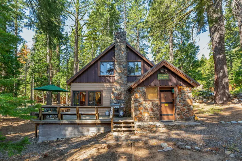 Quandt Cabin - Old Tahoe Cabin - WALK TO LAKE! - Image 1