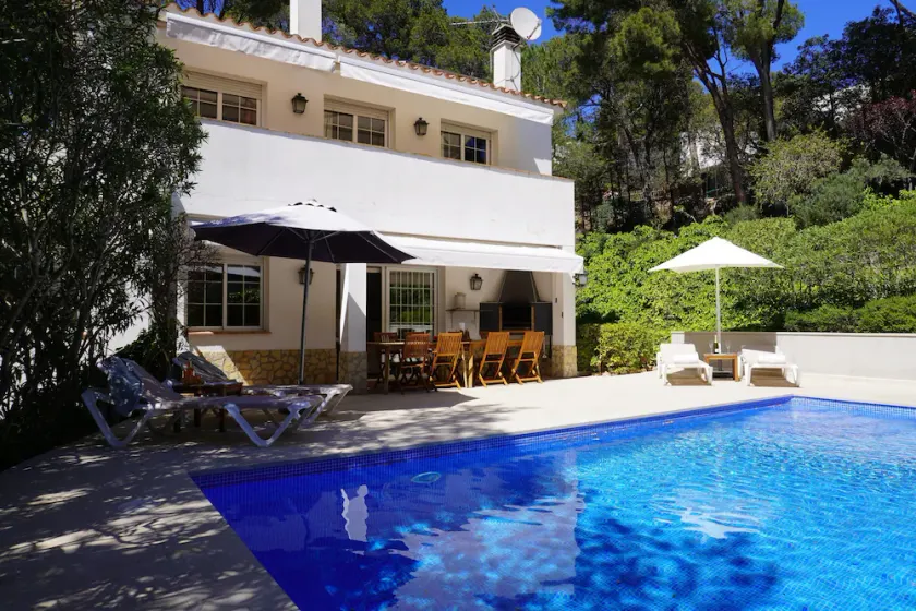 Villa de Lujo con Piscina Privada cerca del Mar - ES-323-61 - Image 1