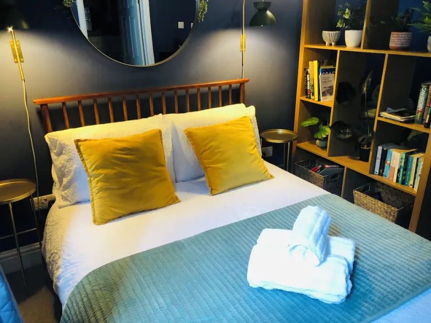 Nyth Bach - Little Nest. Stylish apartment in central Pembrokeshire  - Image 1