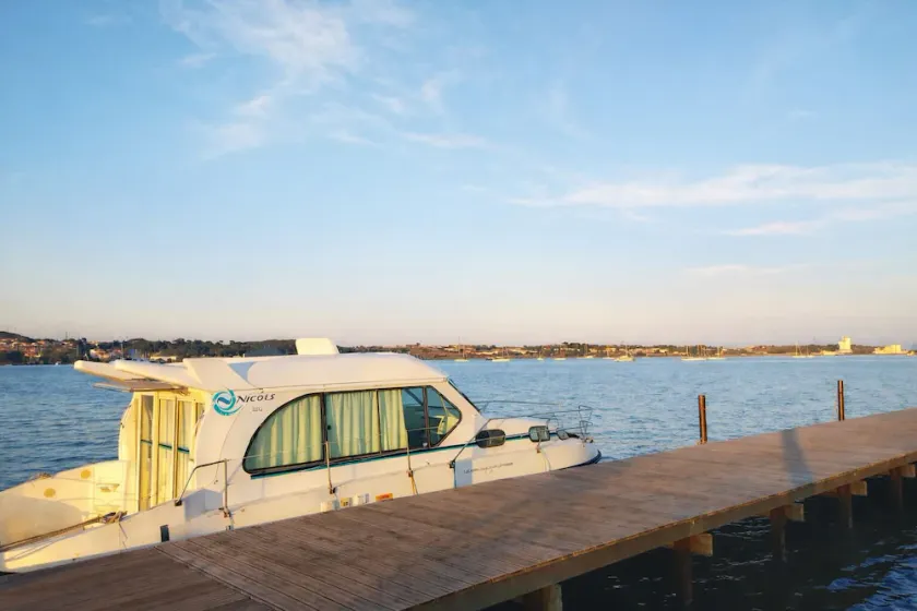 Habitable boat with terrace with panoramic view of the Canal du Midi - Image 1