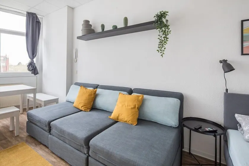 Spacious 2 BR Apartment Hamburg - Image 1