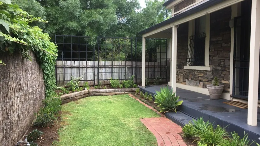 Maylands Cottage-Charming Bluestone Casa - Image 1