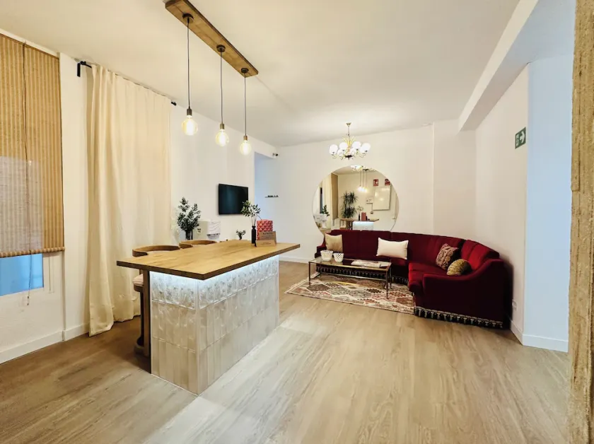 Autentic Boutique Moncloa - Image 1