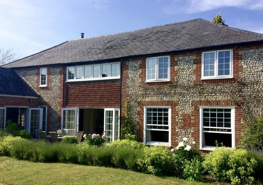 A 5 bedroom converted barn with hot tub - between the sea and the Downs - Image 1